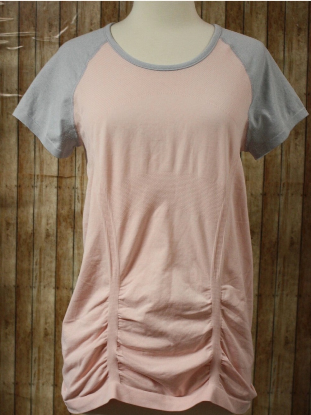 Athleta fastest track tee ruched color block women's Milkshake pink and gray M
